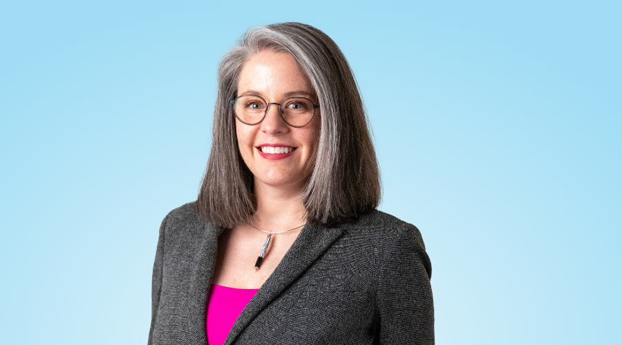 Kristen Hoyle headshot.