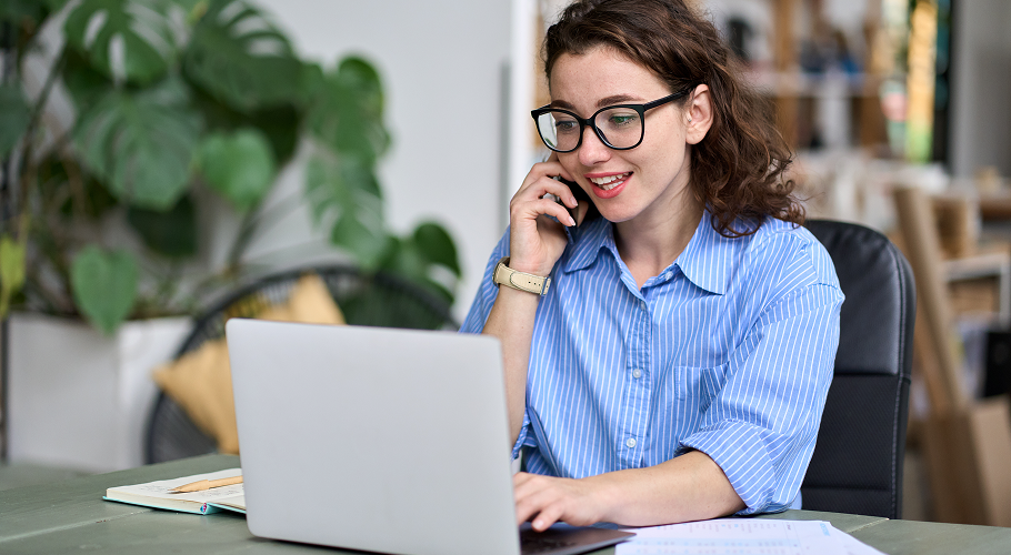 Women on the phone with Civic