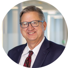 headshot of dwayne naylor.