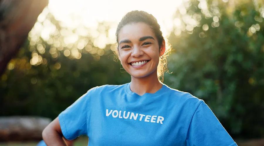 Civic member volunteering in her community