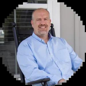 headshot of lee worsley